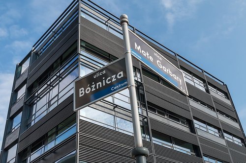 Quadro Office to biurowiec w samym sercu Poznania, bo u zbiegu ulic Małe Garbary i Bóżniczej